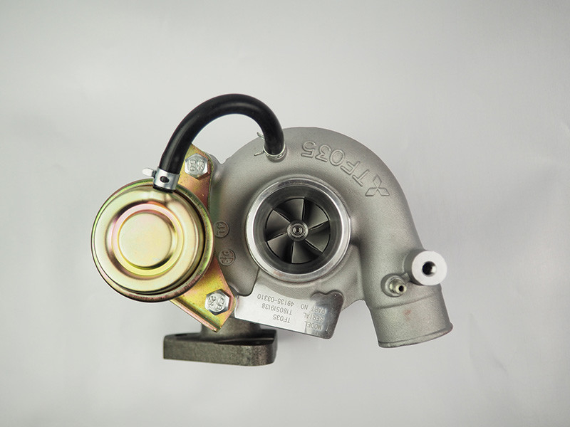 Motor de TF035HM Mitsubishi Turbocharger 49135-03300 49135-03301 49135-03311 ME202879 ME190511 4M40